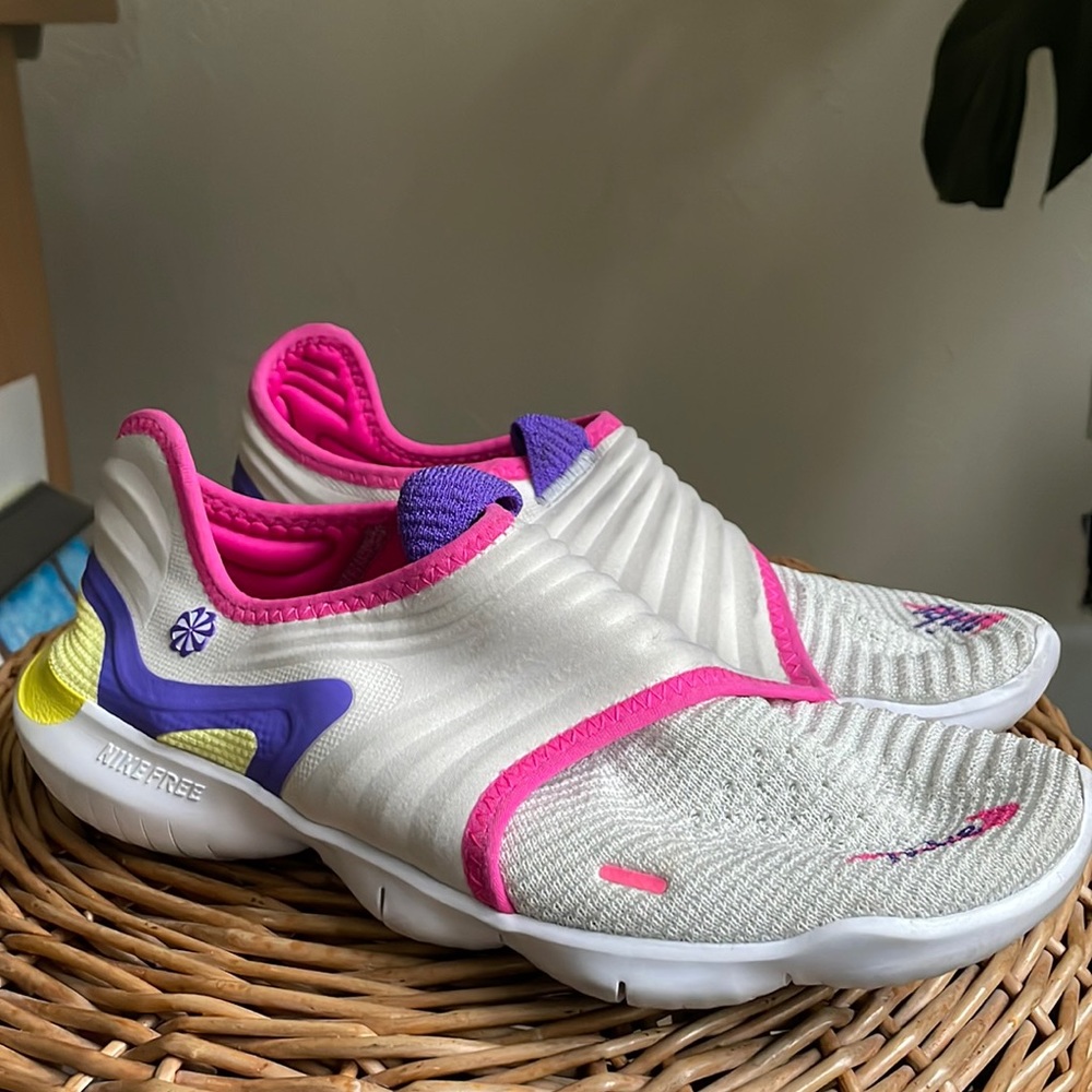 Nike free 3.0 platinum flyknit lightweight running/training sneakers